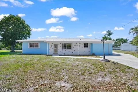 12065 Boat Shell Dr, Matlacha Isles, FL 33991