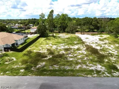 607 Columbus Ave, Lehigh Acres, FL 33972