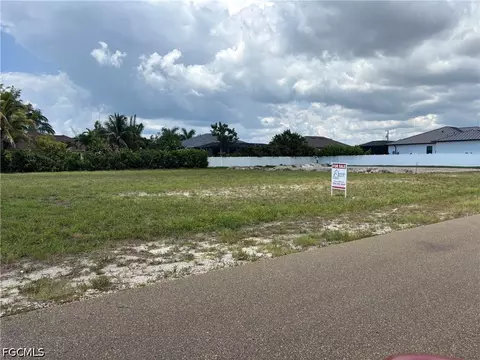 3729 SW 2nd St, Cape Coral, FL 33991
