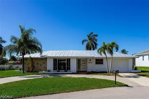 1408 Wellington Ct, Cape Coral, FL 33904