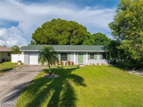 1402 SE 8th Pl, Cape Coral, FL 33990