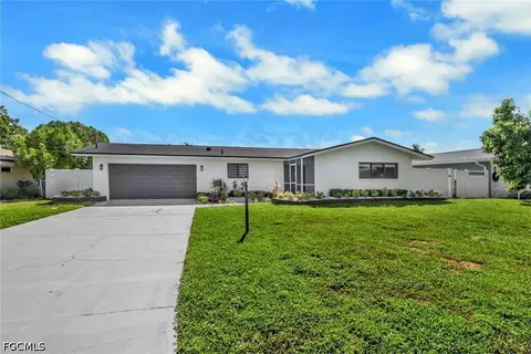 5313 Bayview Ct, Cape Coral, FL 33904