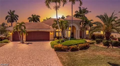 1925 Harbour Cir, Cape Coral, FL 33914
