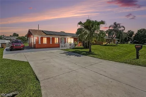 12608 2nd St, Fort Myers, FL 33905