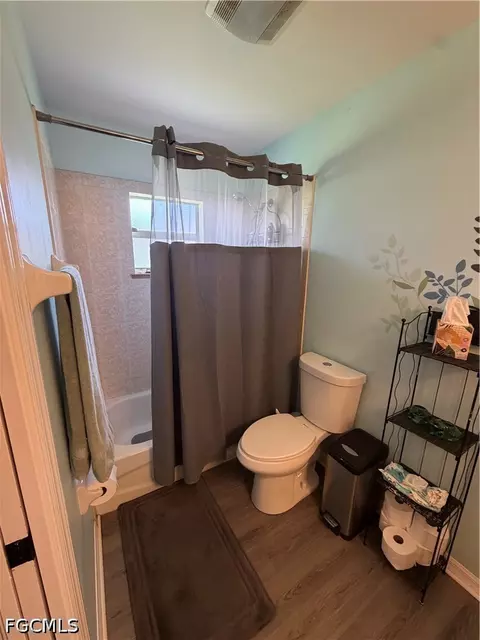 Bath - 725 S Berner Rd, Clewiston, FL 33440 photo 1 of 3
