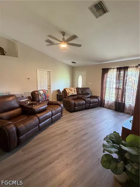 Living - 725 S Berner Rd, Clewiston, FL 33440 photo 1 of 2