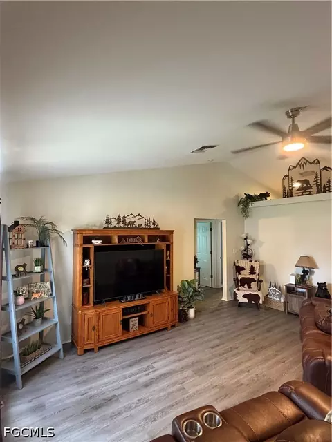 Living - 725 S Berner Rd, Clewiston, FL 33440 photo 2 of 2