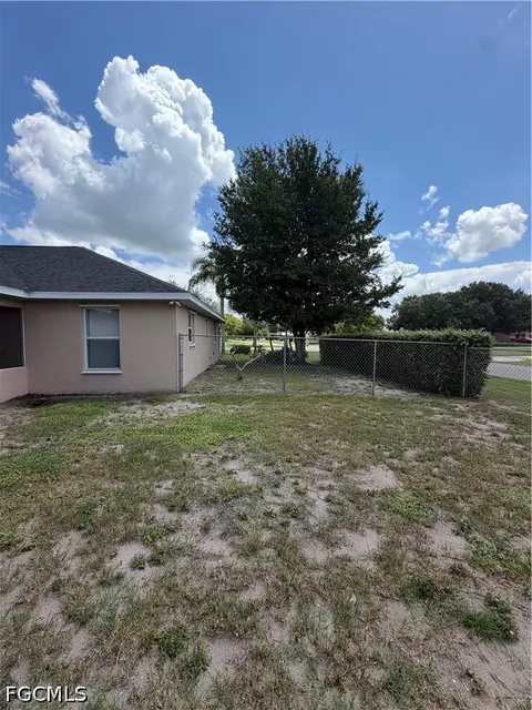 Exterior - 725 S Berner Rd, Clewiston, FL 33440 photo 5 of 6