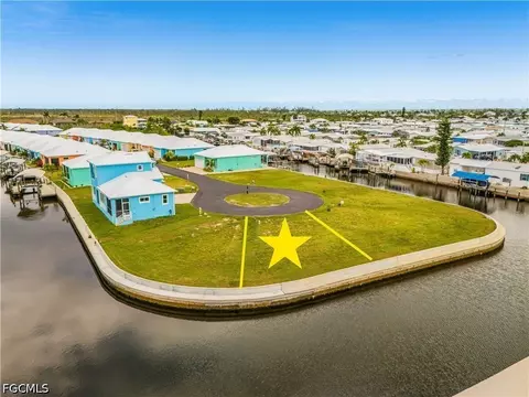 2951 Trawler Ln, Saint James City, FL 33956