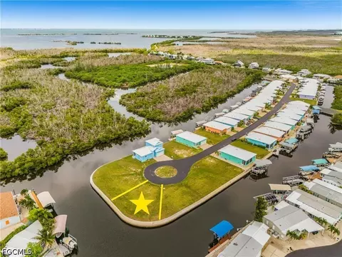 2950 Trawler Ln, Saint James City, FL 33956