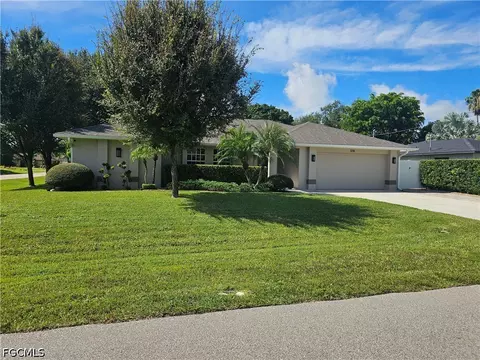 1218 SE 18th St, Cape Coral, FL 33990