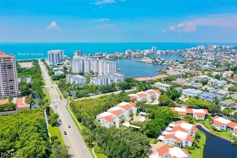 592 Beachwalk Cir #105, Naples, FL 34108