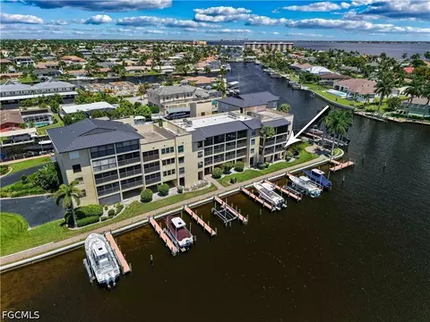 4647 SE 17th Pl #105, Cape Coral, FL 33904