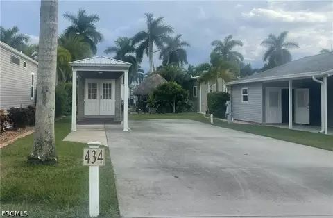 5453 Cypress Trail Resort Cir, Fort Myers, FL 33905