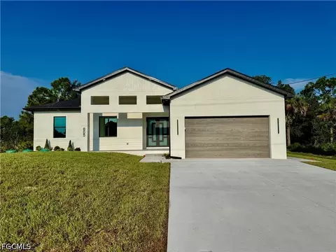 805 Lincoln Ave, Lehigh Acres, FL 33972