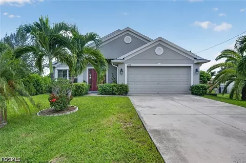 2724 Miracle Pkwy, Cape Coral, FL 33914
