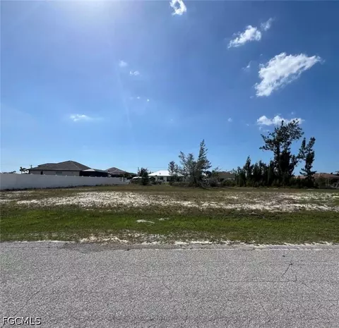 1608 NW 39th Ave, Cape Coral, FL 33993