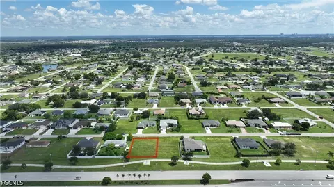 2104 NE 16th Pl, Cape Coral, FL 33909