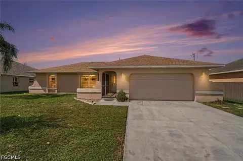 511 Trafalgar Pkwy, Cape Coral, FL 33991