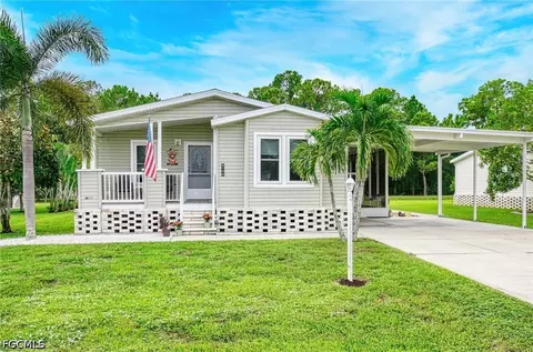 9790 Creekwood Ln, Fort Myers, FL 33905