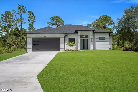 3212 33rd St W, Lehigh Acres, FL 33971