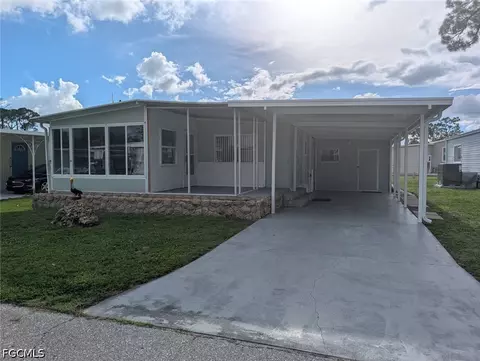 810 Hollyberry Ct, North Fort Myers, FL 33917