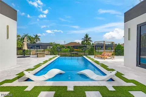 129 SE 16th St, Cape Coral, FL 33990
