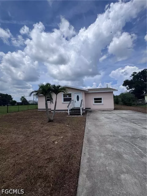 2935 Winona Dr, North Fort Myers, FL 33917