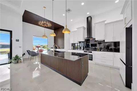 3224 Yucatan Pkwy, Cape Coral, FL 33993