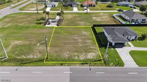 1608 Kismet Pkwy W, Cape Coral, FL 33993