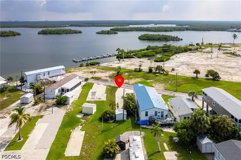 61 Oyster Bay Ln, Fort Myers Beach, FL 33931