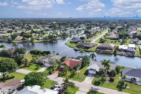 519 SE 20th Ct, Cape Coral, FL 33990