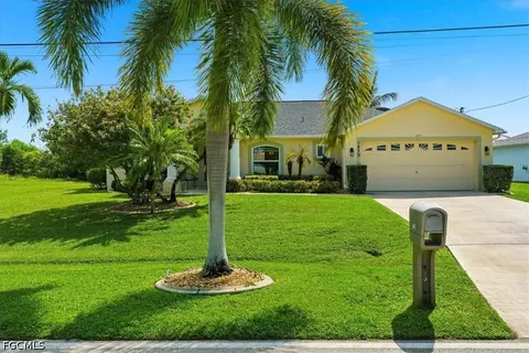 1939 SE 17th Pl, Cape Coral, FL 33990