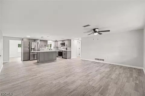 Living - 305 Shell Rd, Venice, FL 34293 photo 2 of 5