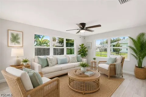 Living - 305 Shell Rd, Venice, FL 34293 photo 3 of 5