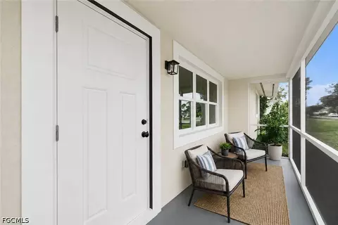 Exterior - 305 Shell Rd, Venice, FL 34293 photo 3 of 7