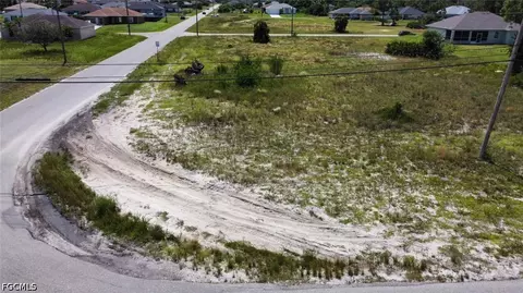 2701 40th St SW, Lehigh Acres, FL 33976