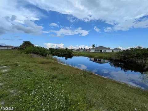 1401 NW 11th St, Cape Coral, FL 33993