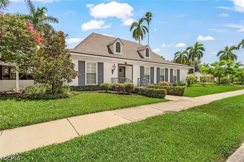 1207 Canterbury Dr, Fort Myers, FL 33901