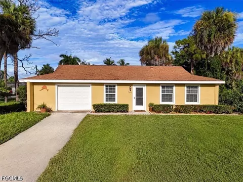 6106 Island Park Ct, Fort Myers, FL 33908