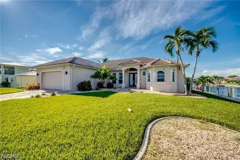 148 SW 38th Ter, Cape Coral, FL 33914