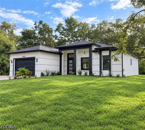 1919 Robert Ave, Lehigh Acres, FL 33972