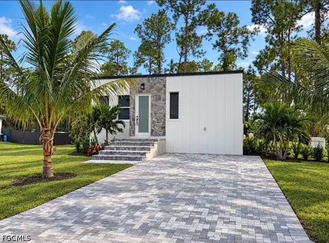 1102 E 11th St, Lehigh Acres, FL 33972