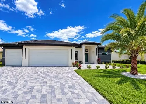 32 SW 13th Ter, Cape Coral, FL 33991