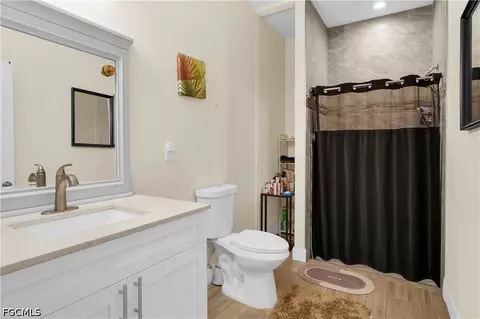 Bath - 255 C Rd, Labelle, FL 33935 photo 1 of 2
