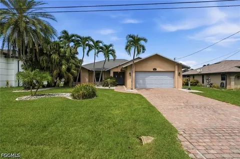 1327 SE 17th St, Cape Coral, FL 33990