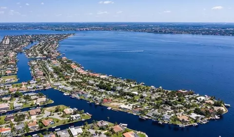 269 Bayshore Dr, Cape Coral, FL 33904