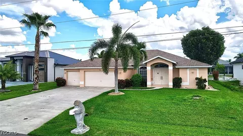 3841 SW 17th Pl, Cape Coral, FL 33914