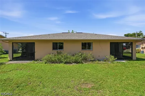 607 SE 24th Ave, Cape Coral, FL 33990