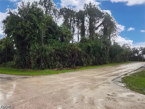 519 San Jose St, North Fort Myers, FL 33903